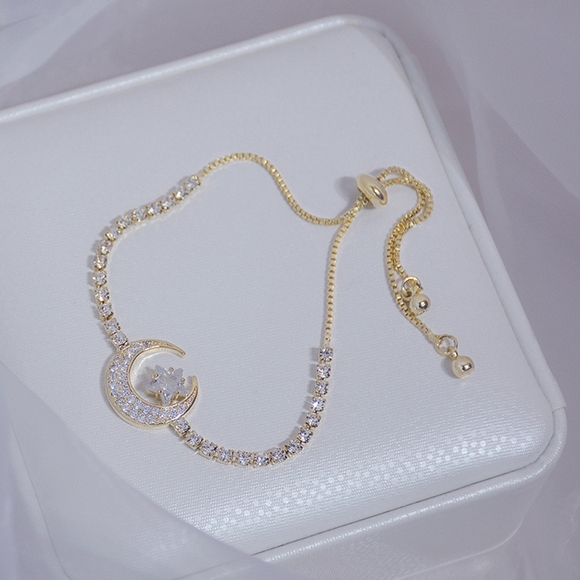 14k Gold moon and star diamond bracelet - Picture 3 of 6